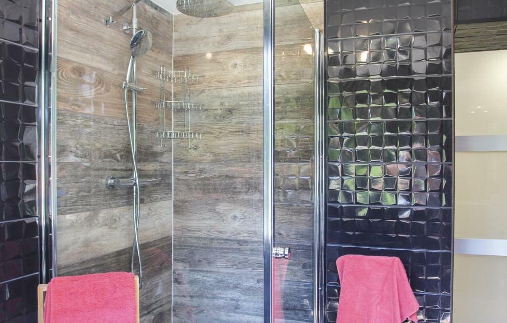 Maison 4 Etoiles Et Studio 3 Etoiles Independants Avec Piscine L'Isle-sur-la-Sorgue Bagian luar foto